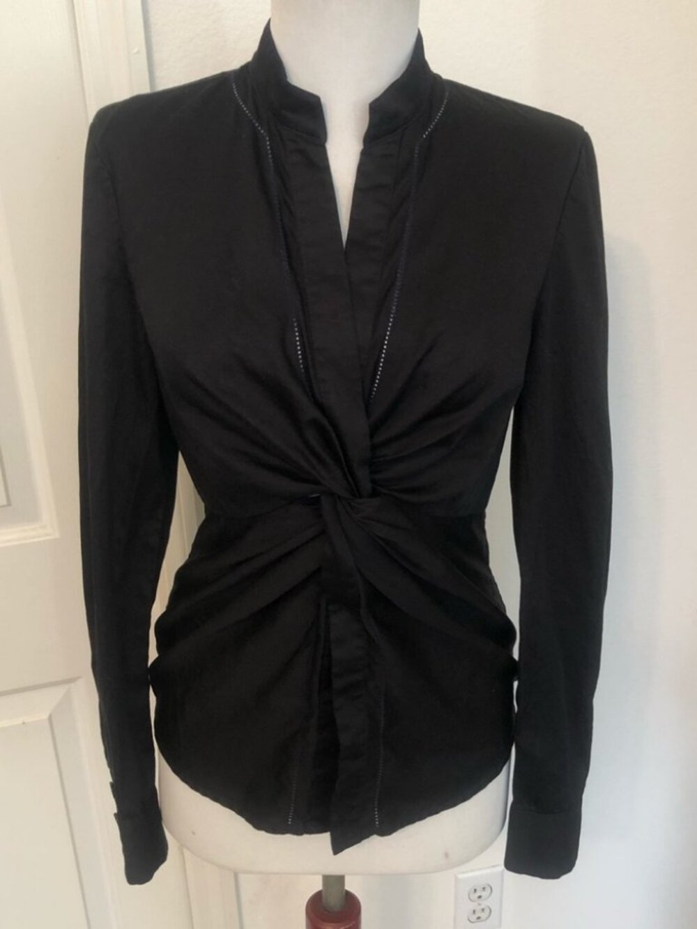 Diane Von Furstenberg Black 100% Twist Bryce Shirt